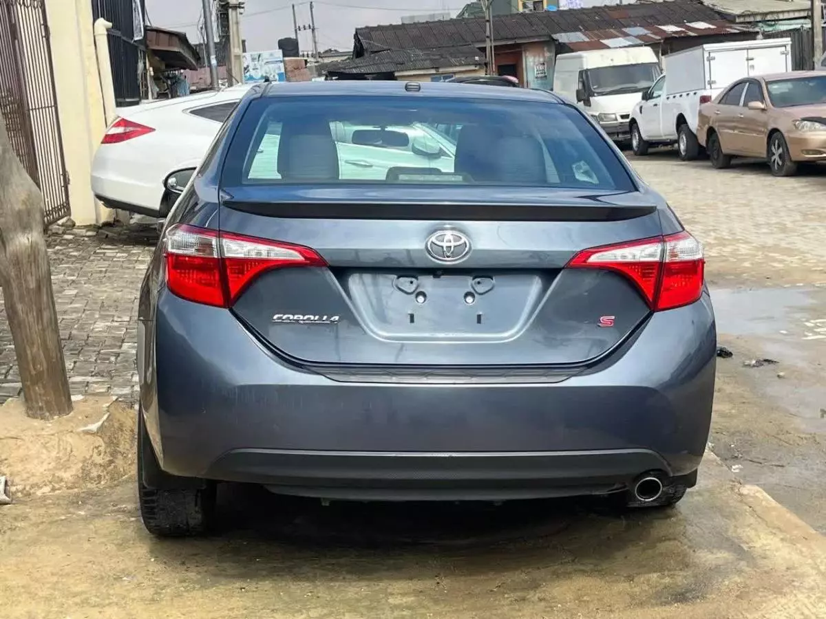 Toyota Corolla   - 2015