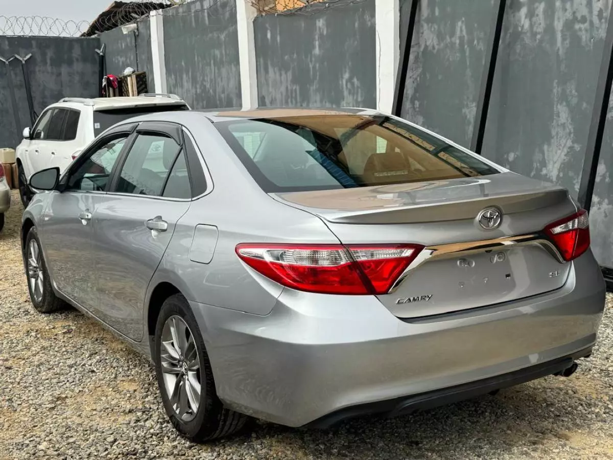 Toyota Camry   - 2015