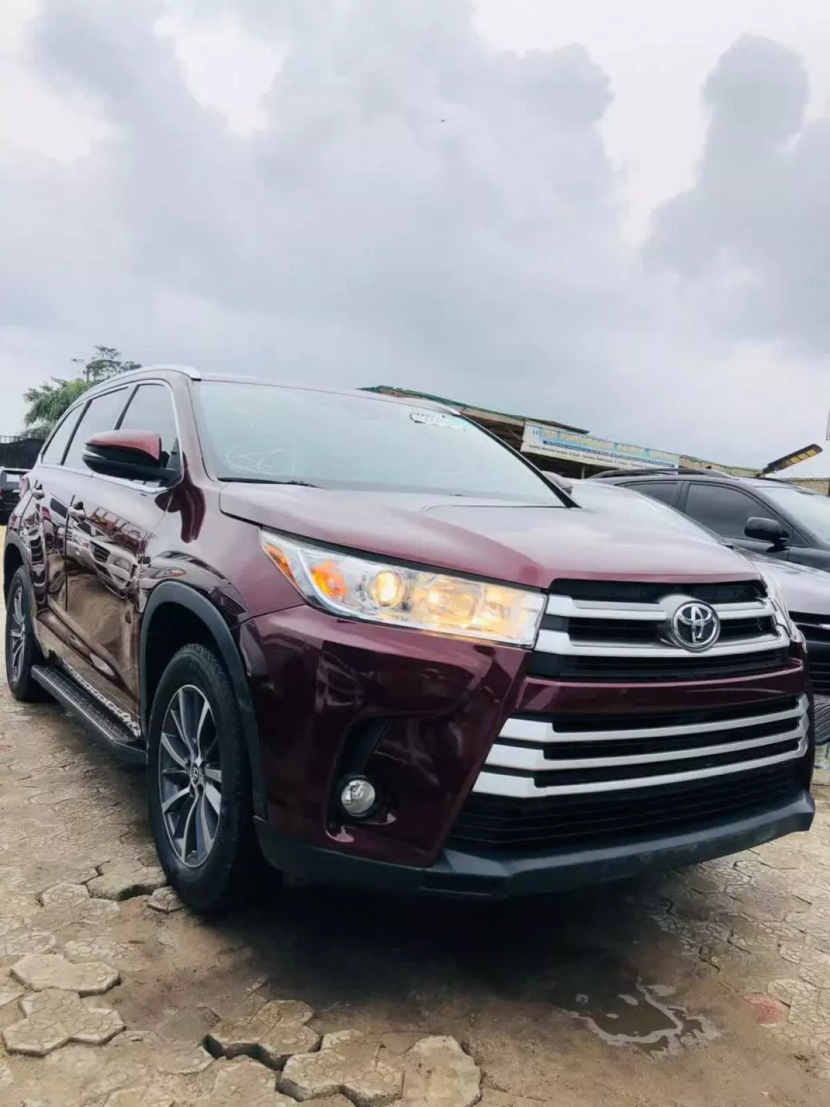 Toyota Highlander   - 2017