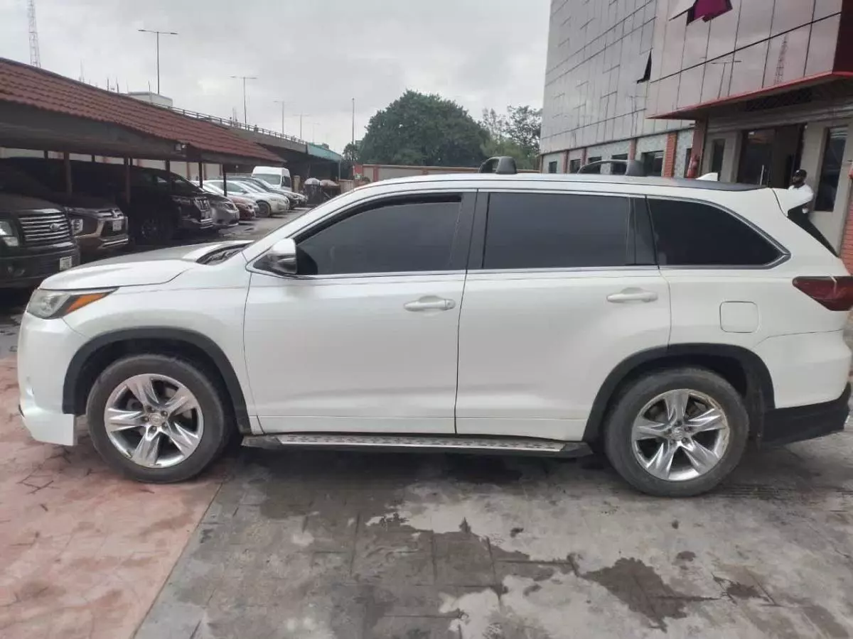 Toyota Highlander   - 2014