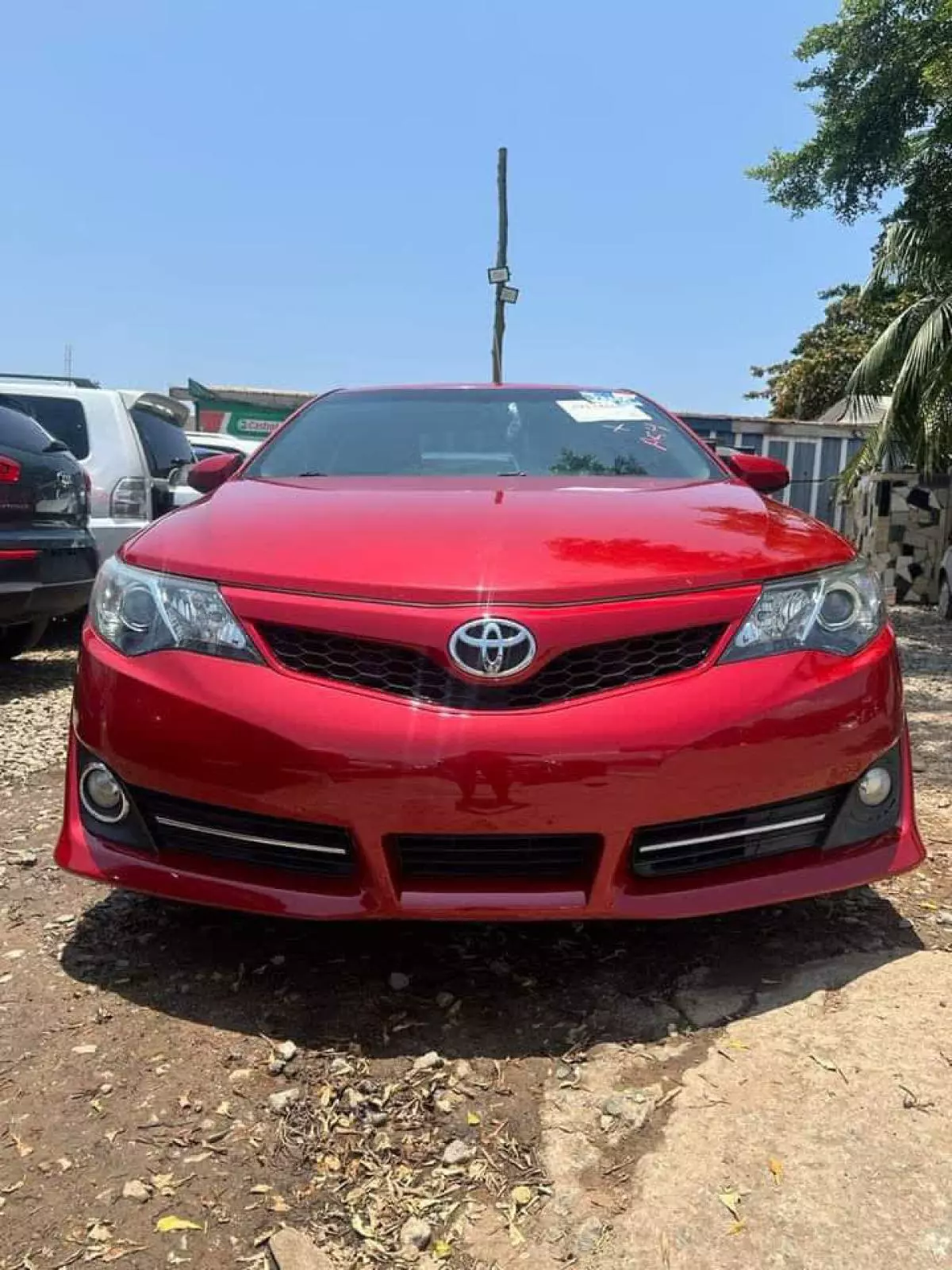 Toyota Camry   - 2014