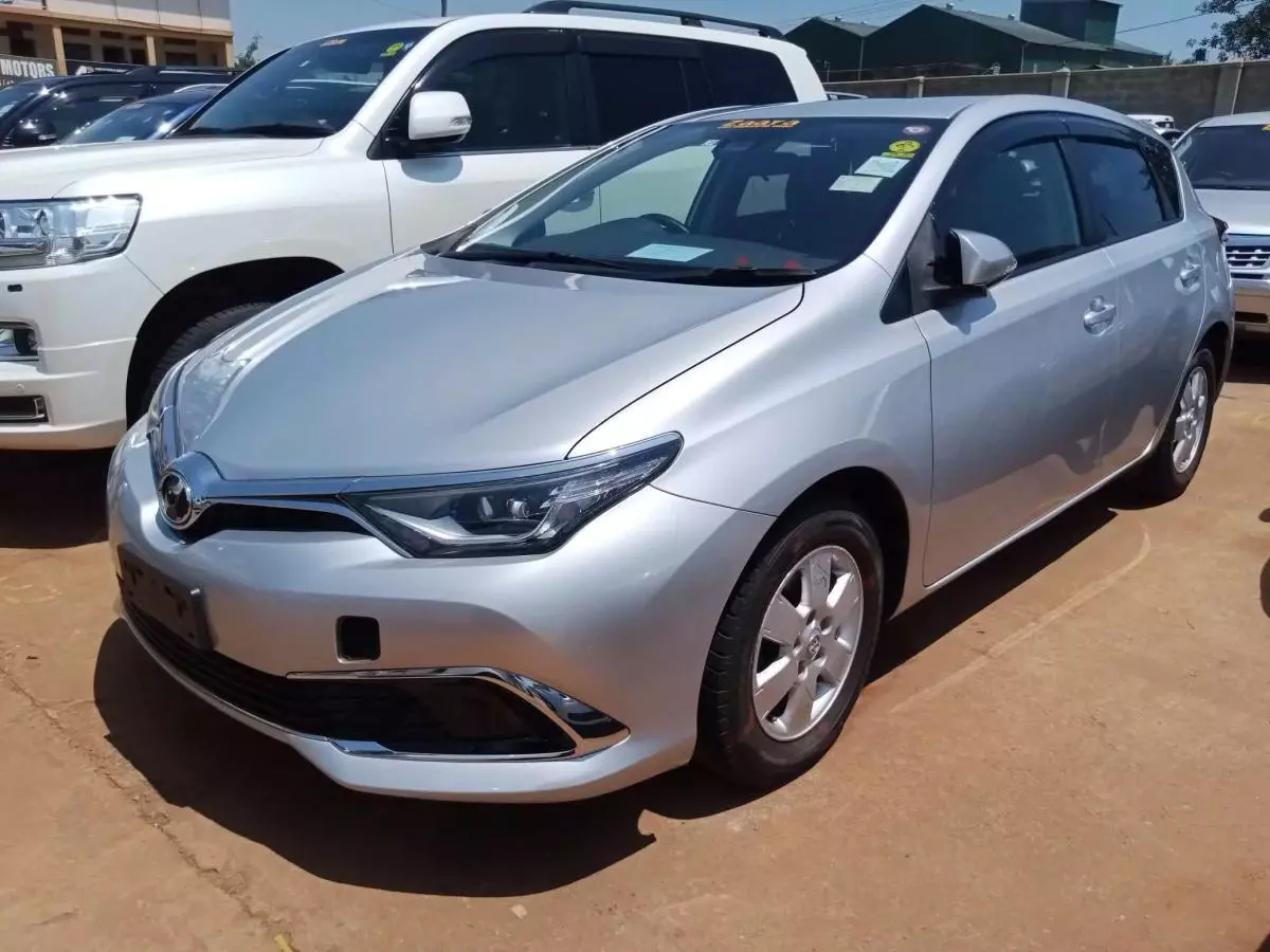 Toyota Auris   - 2014