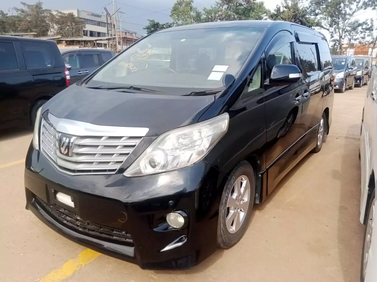 Toyota Alphard   - 2010