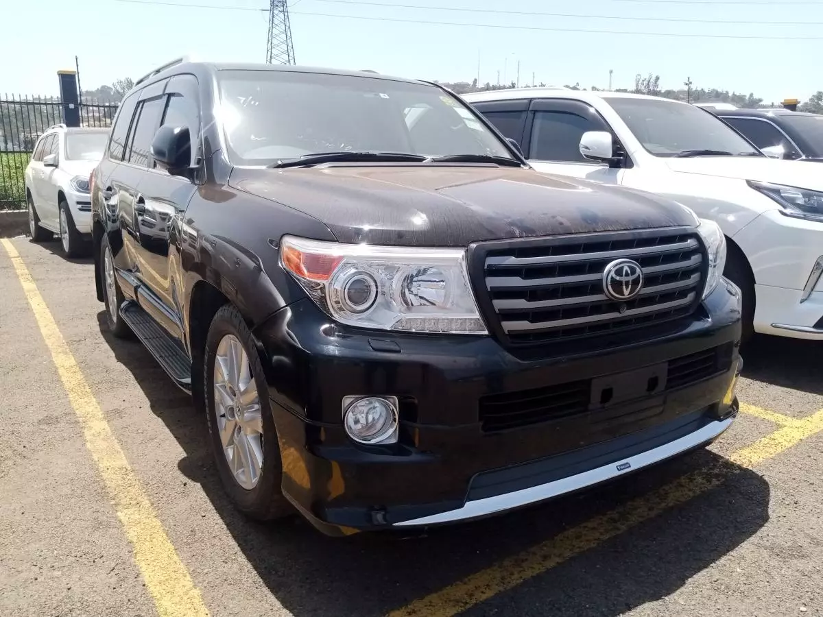 Toyota Landcruiser  V8   - 2015