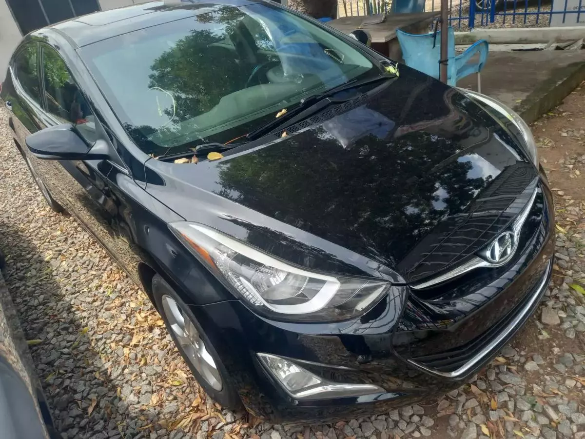 Hyundai Elantra   - 2015