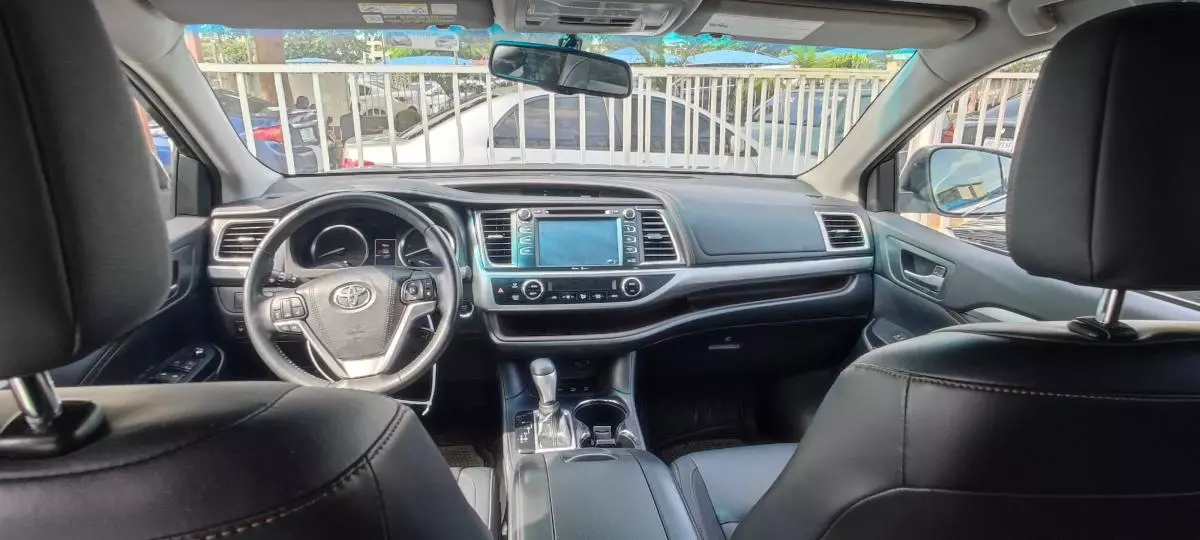 Toyota Highlander   - 2015