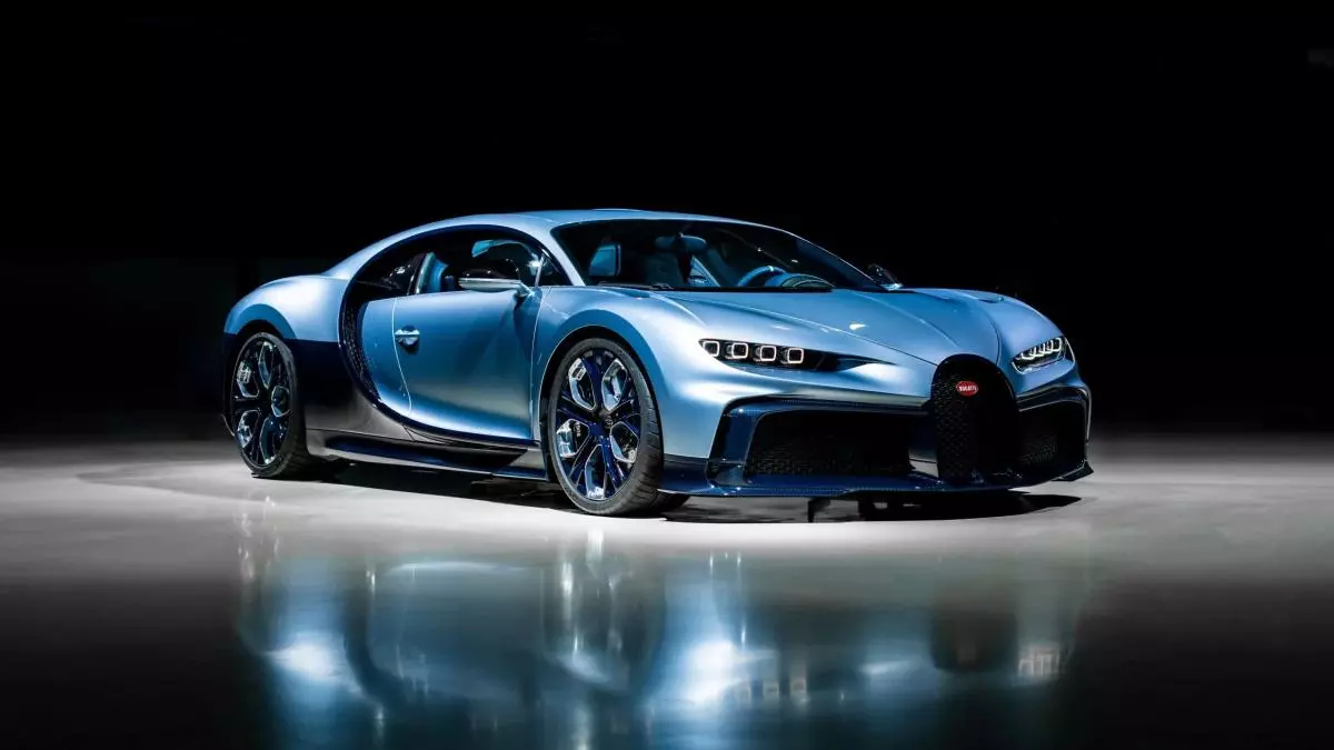 Bugatti Chiron   - 2017