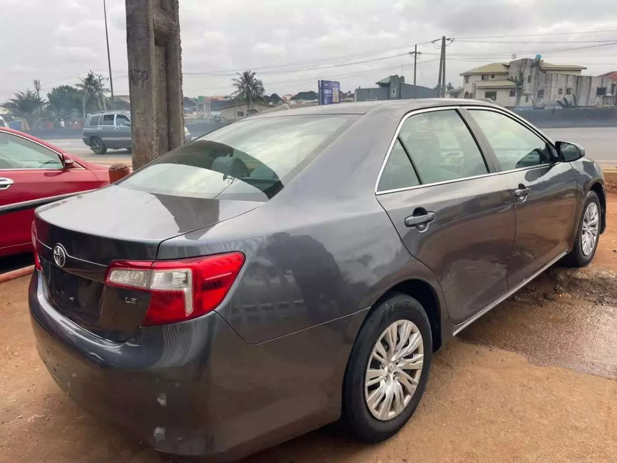 Toyota Camry   - 2014