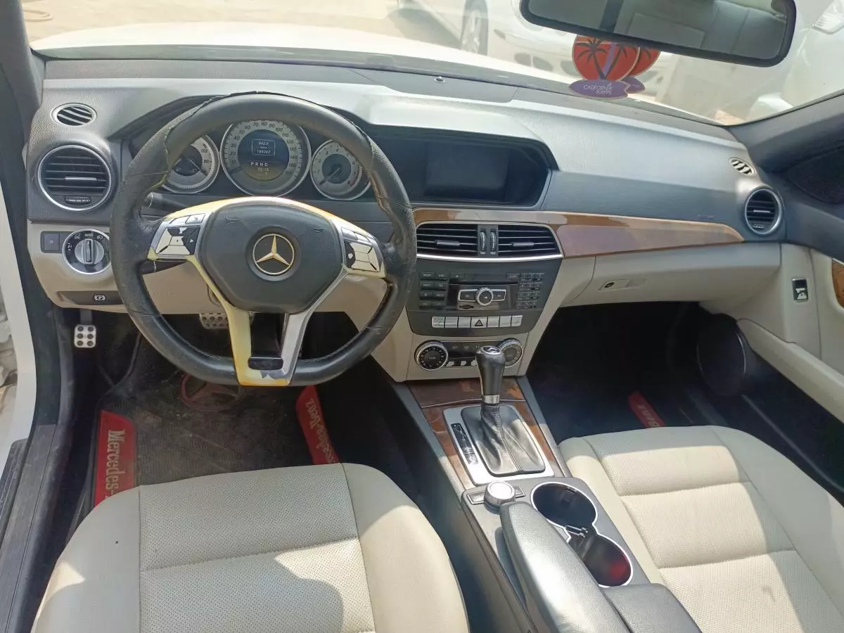 Mercedes-Benz C 300   - 2012