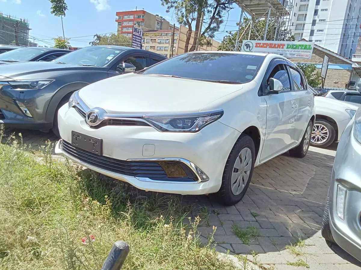 Toyota Auris   - 2016