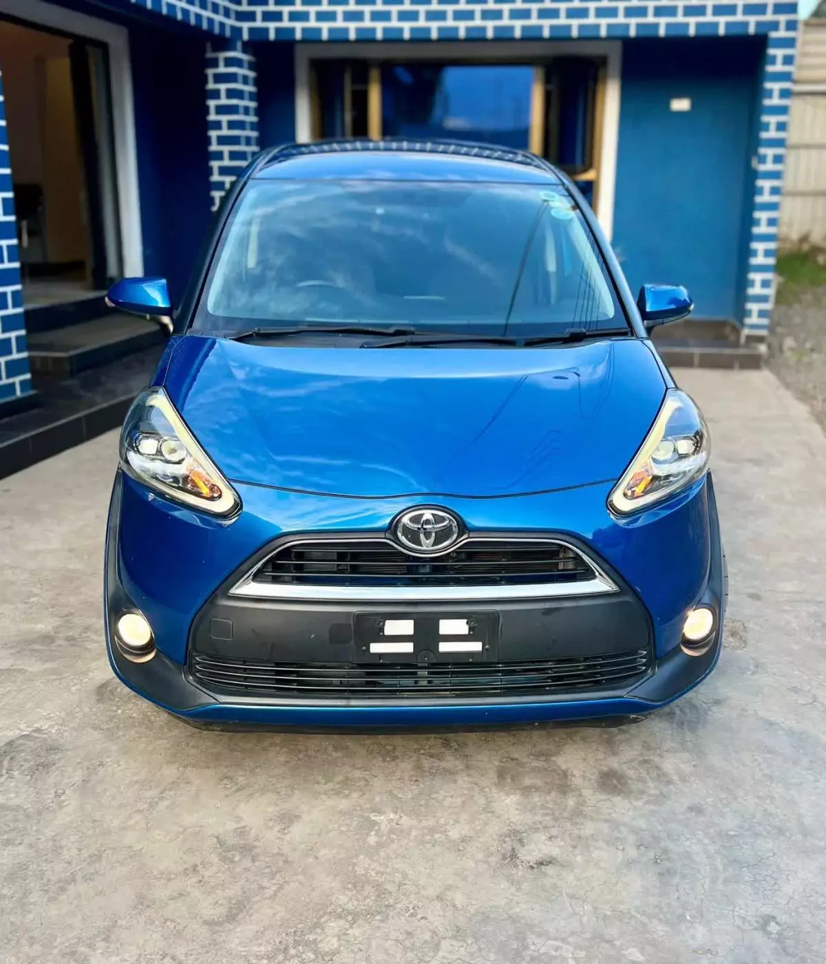 Toyota Sienta   - 2016