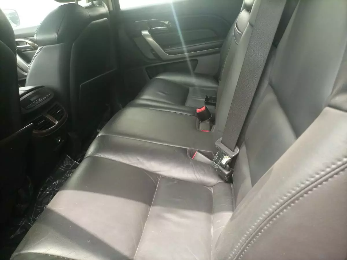 Acura MDX - 2010