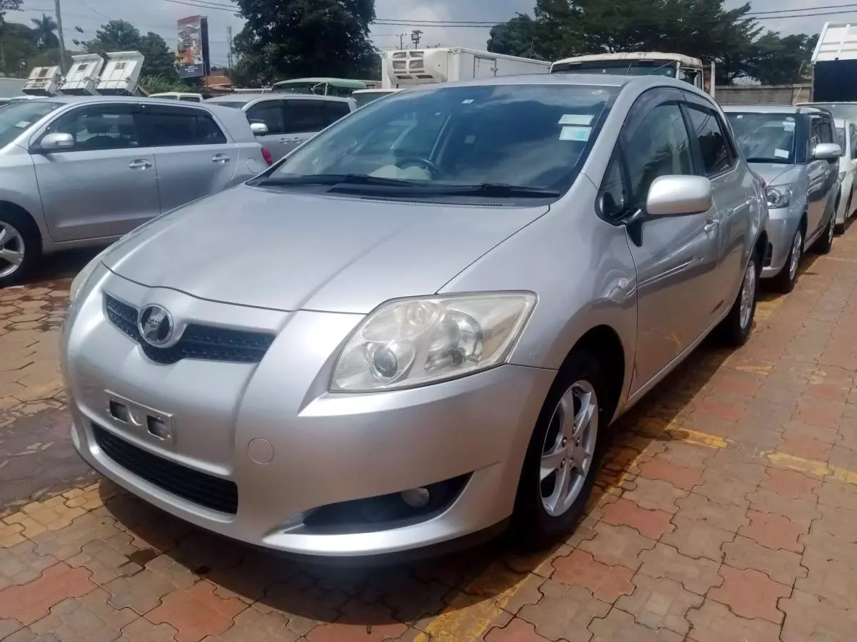 Toyota Auris   - 2009