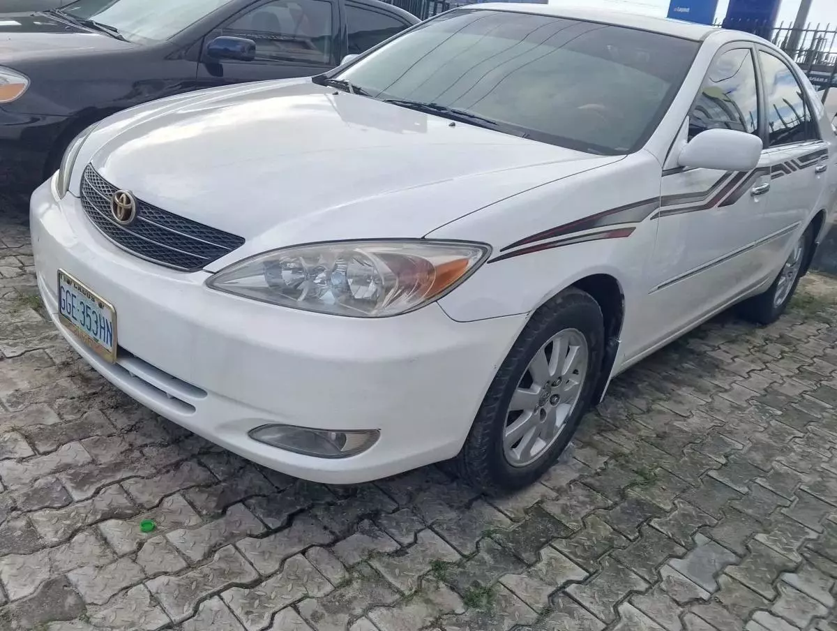 Toyota Camry   - 2003