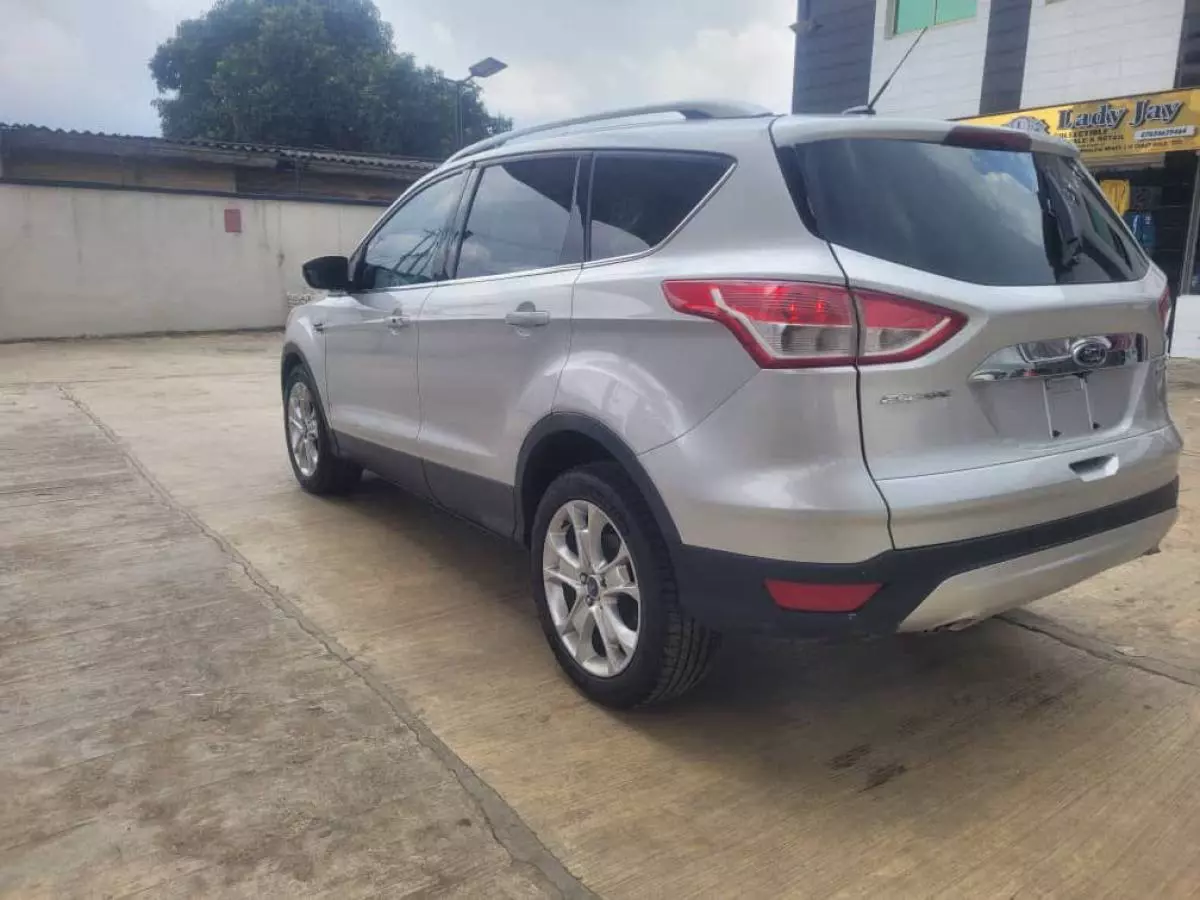 Ford Escape   - 2014