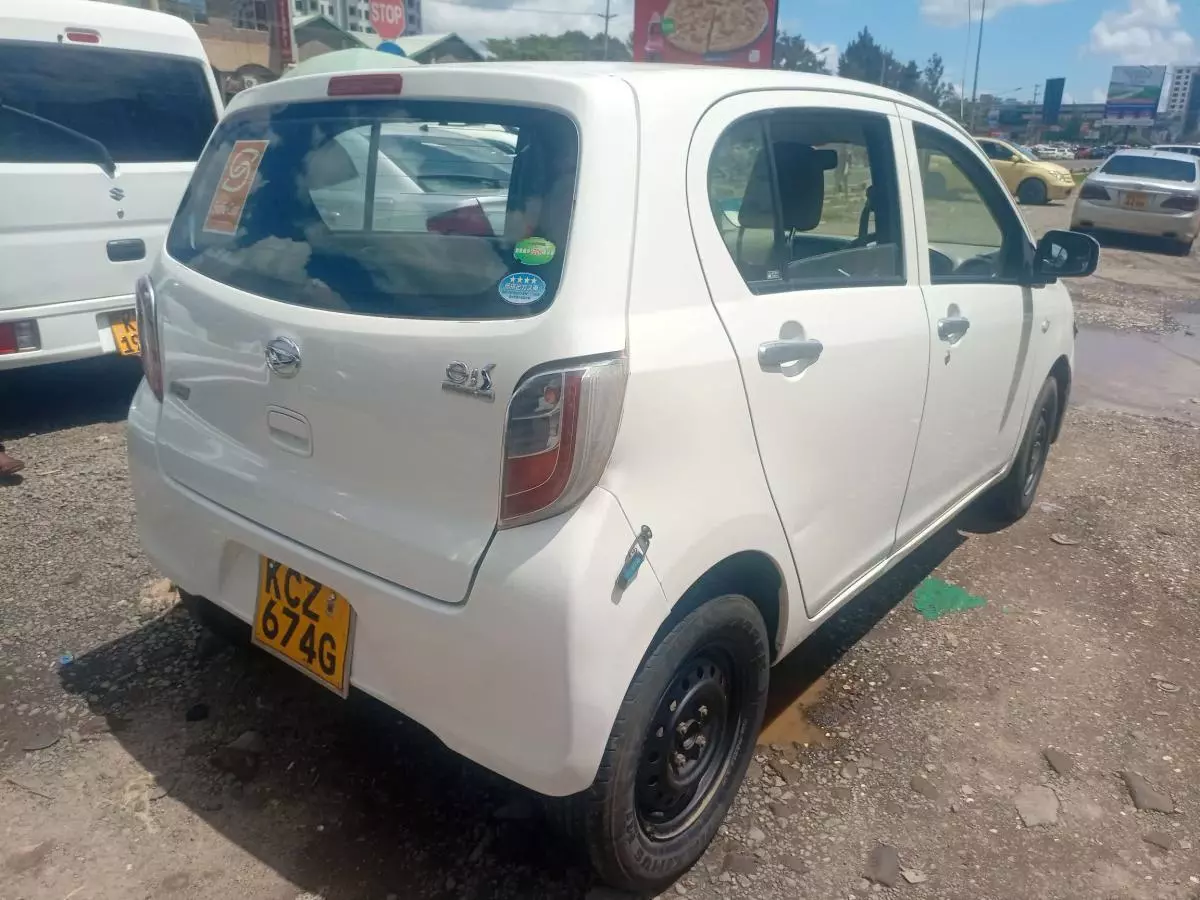 Daihatsu Mira    - 2013