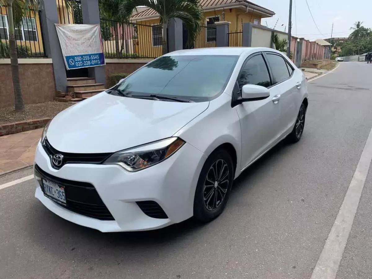 Toyota Corolla   - 2016