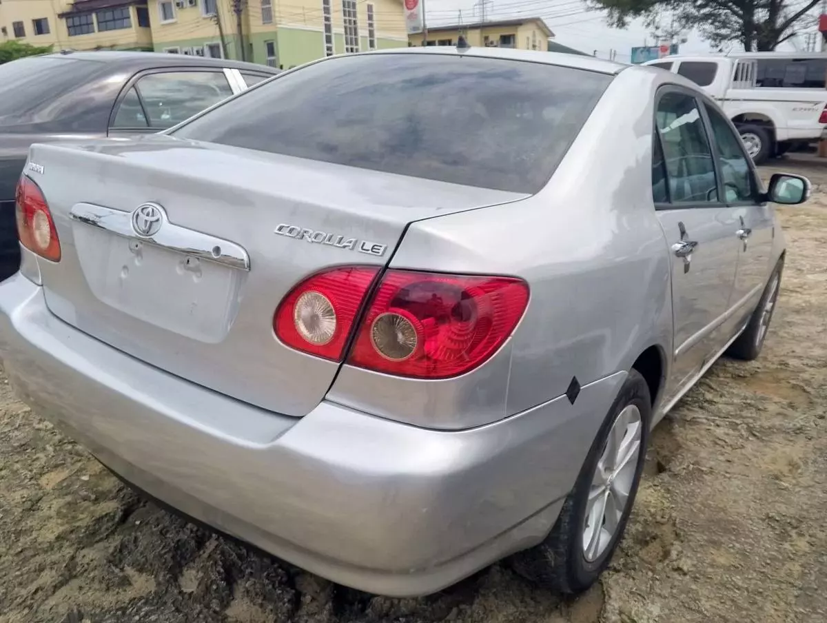 Toyota Corolla   - 2007