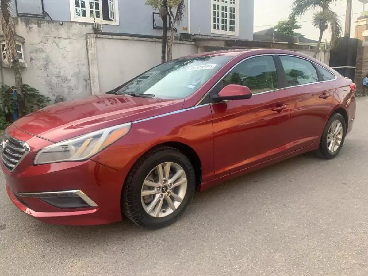 Hyundai Sonata   - 2015