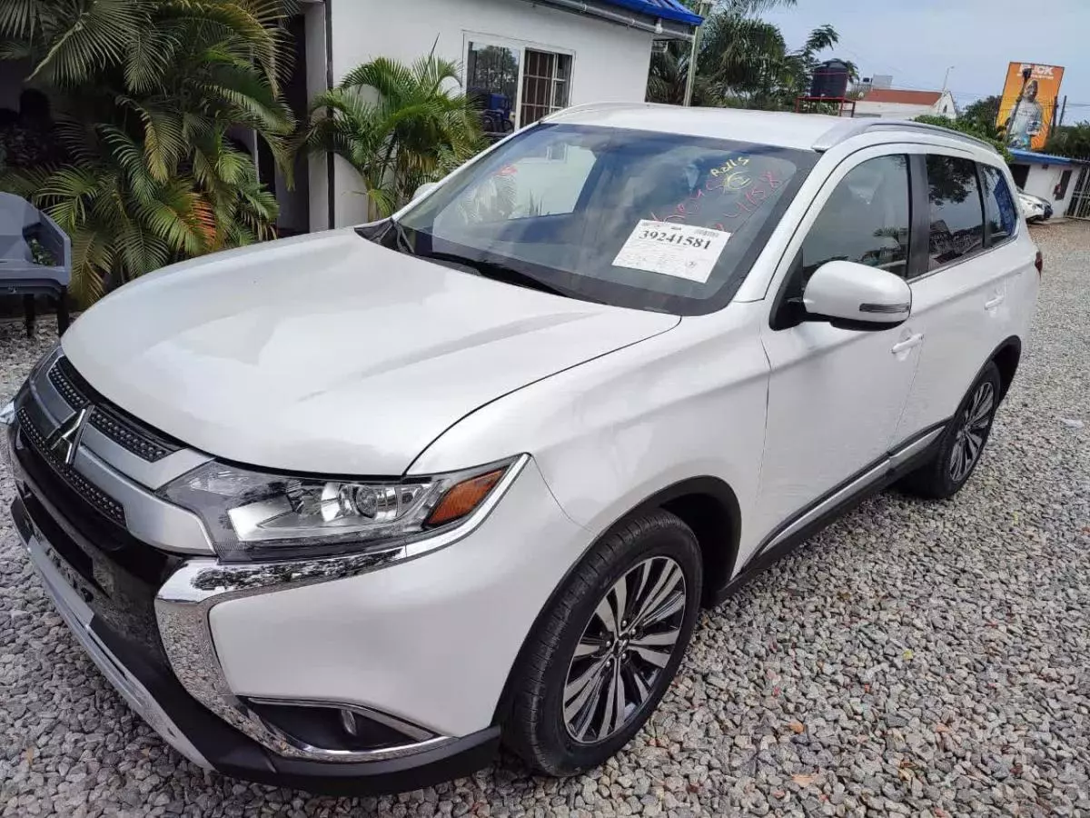 Mitsubishi OUTLANDER   - 2019