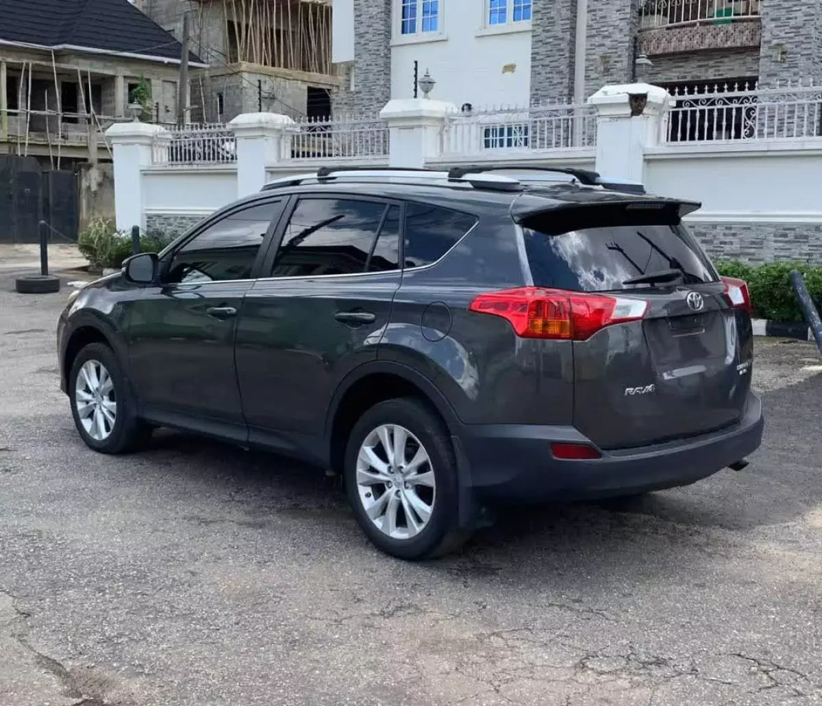 Toyota RAV 4   - 2013