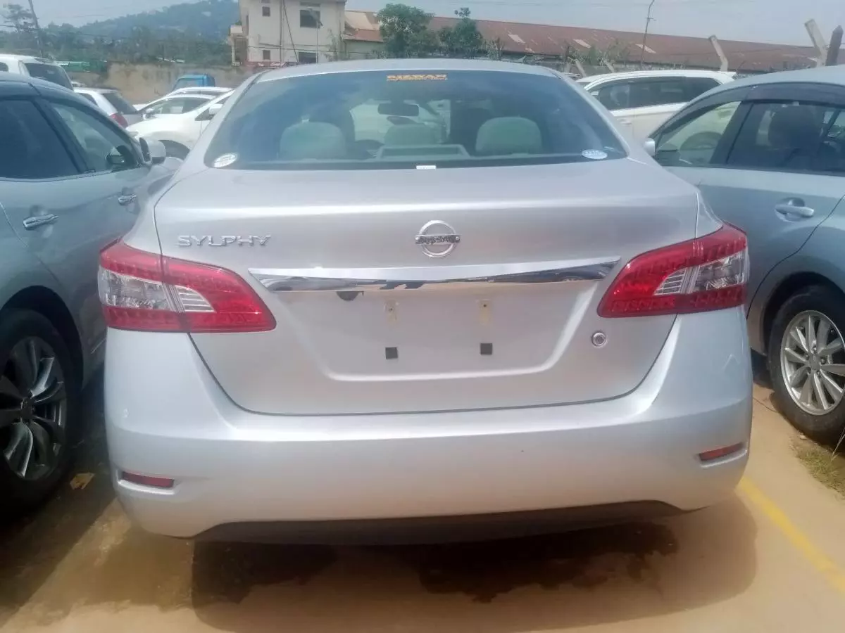 Nissan Sylphy   - 2011