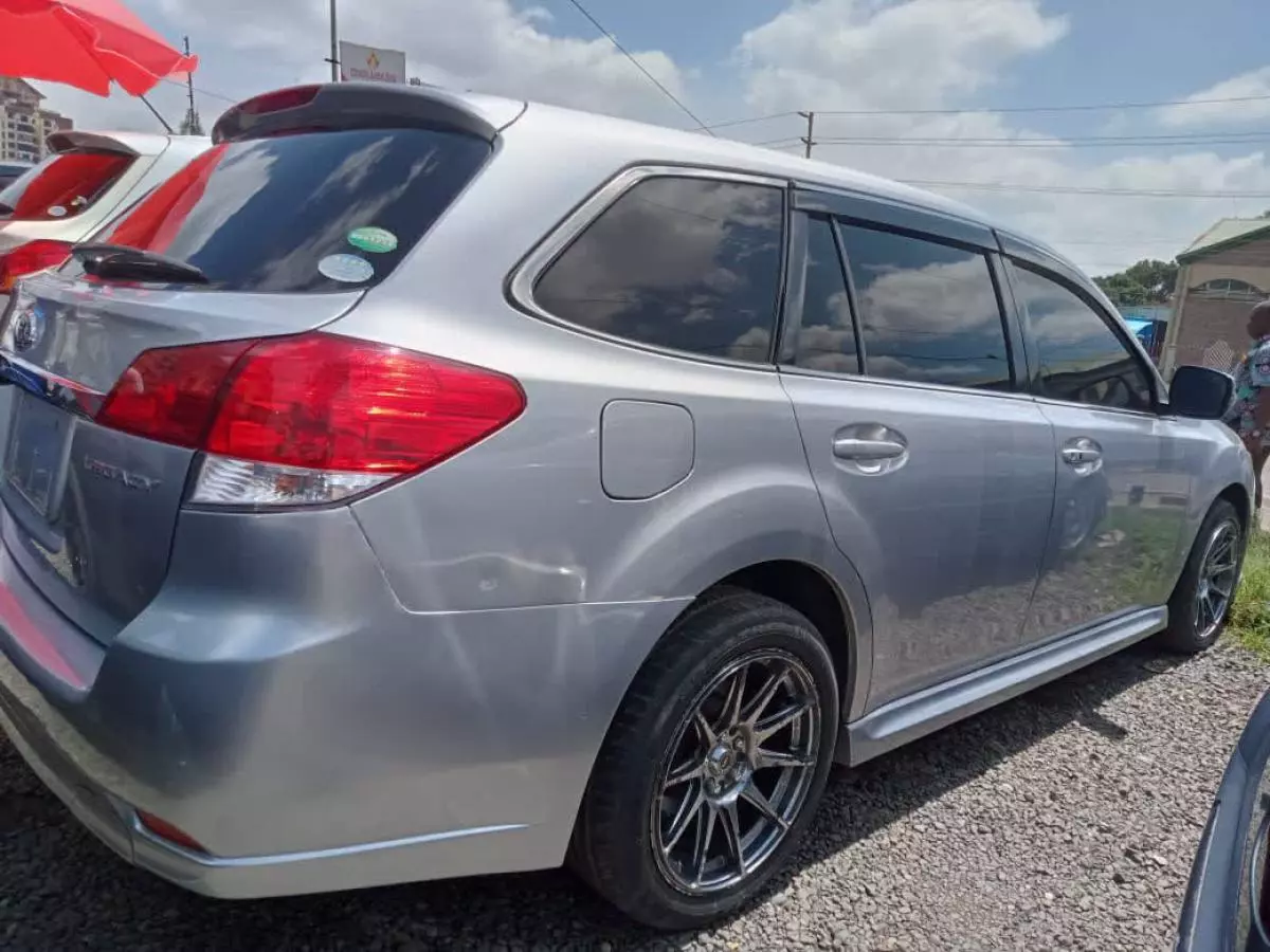 Subaru Outback   - 2013