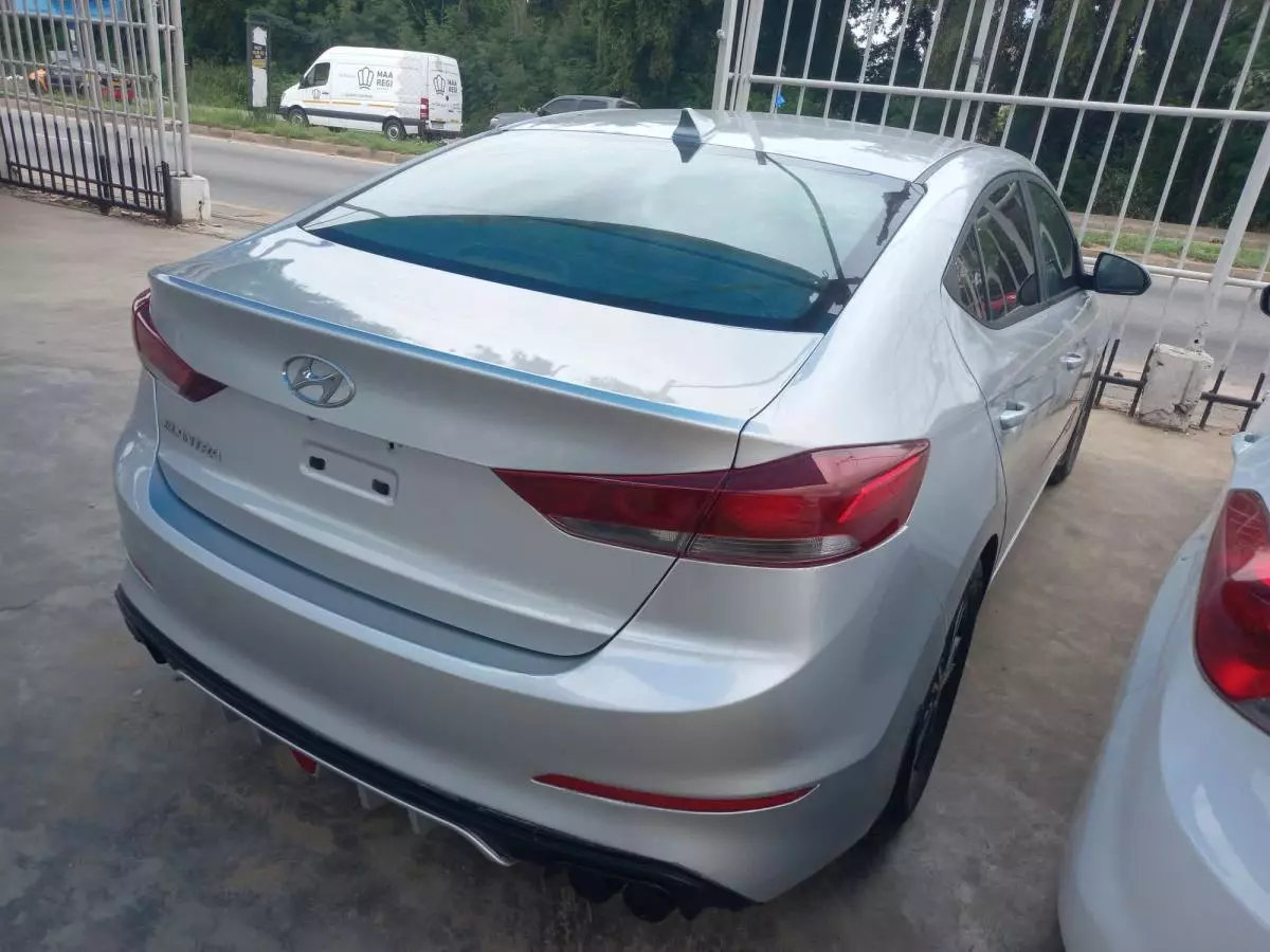 Hyundai Elantra   - 2018