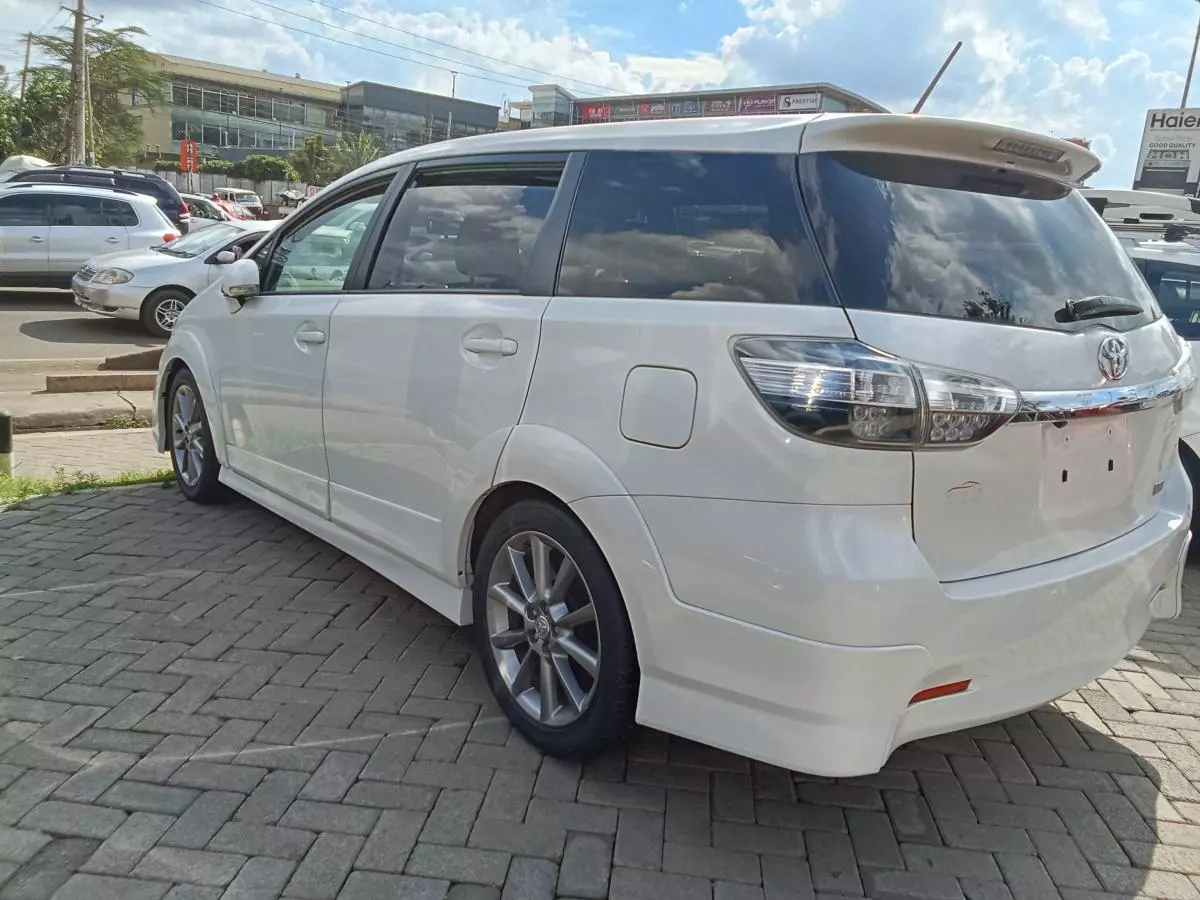 Toyota Wish   - 2016