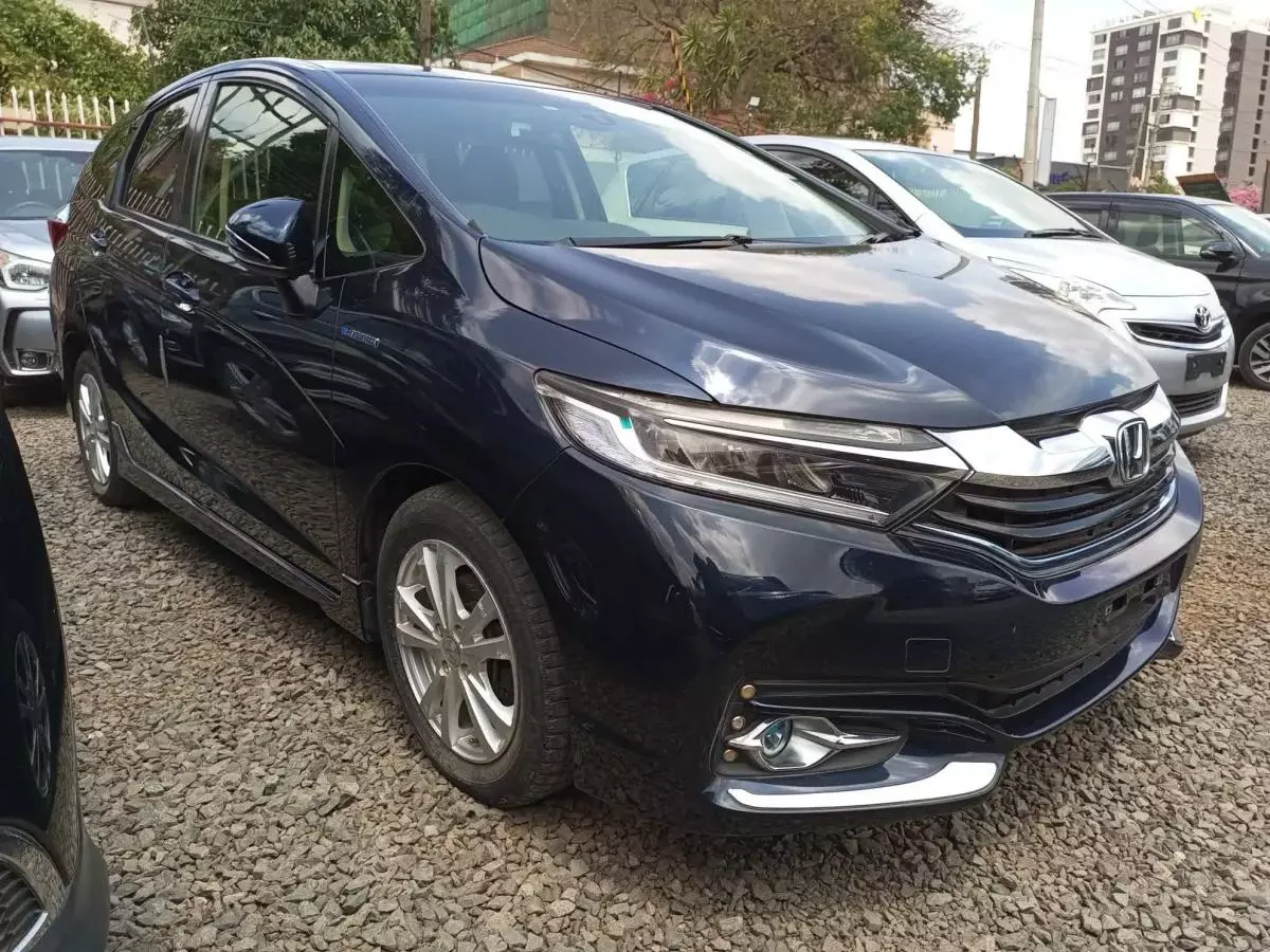 Honda Fit shuttle hybrid - 2015