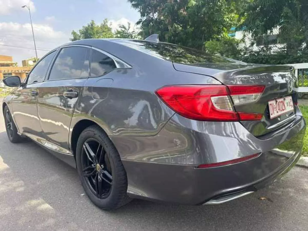 Honda Accord   - 2019