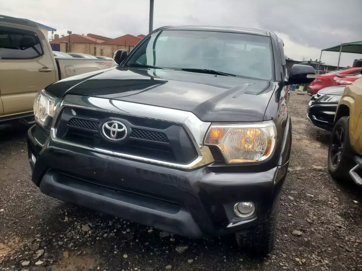 Toyota Tacoma   - 2013