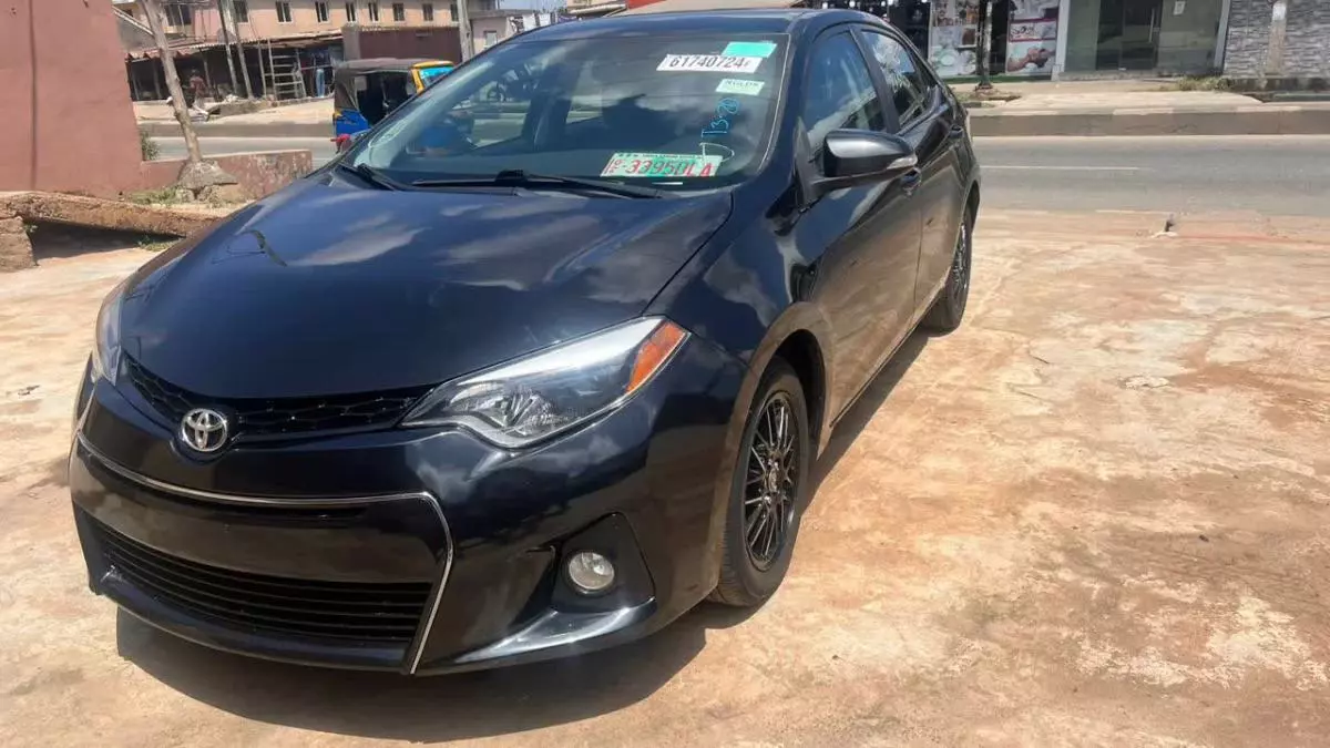 Toyota Corolla   - 2014