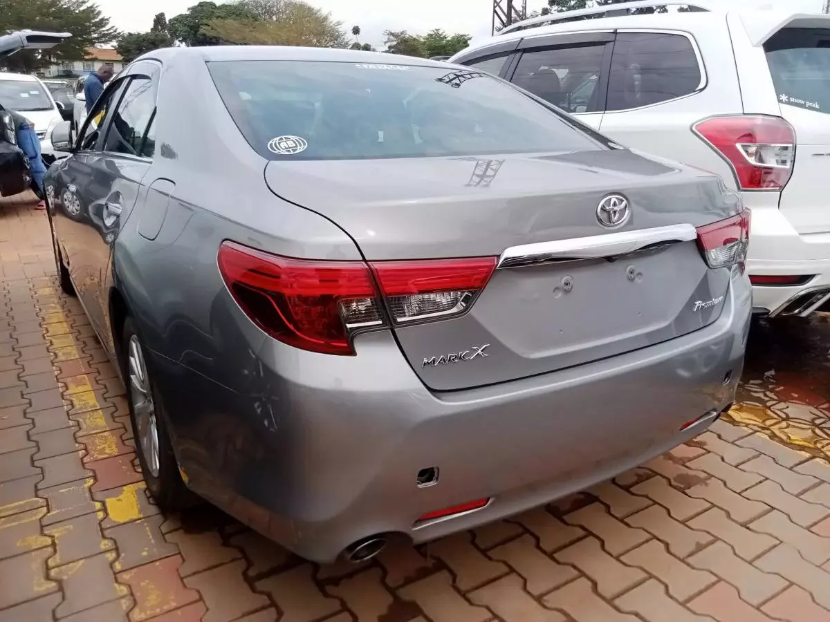 Toyota Mark X   - 2015