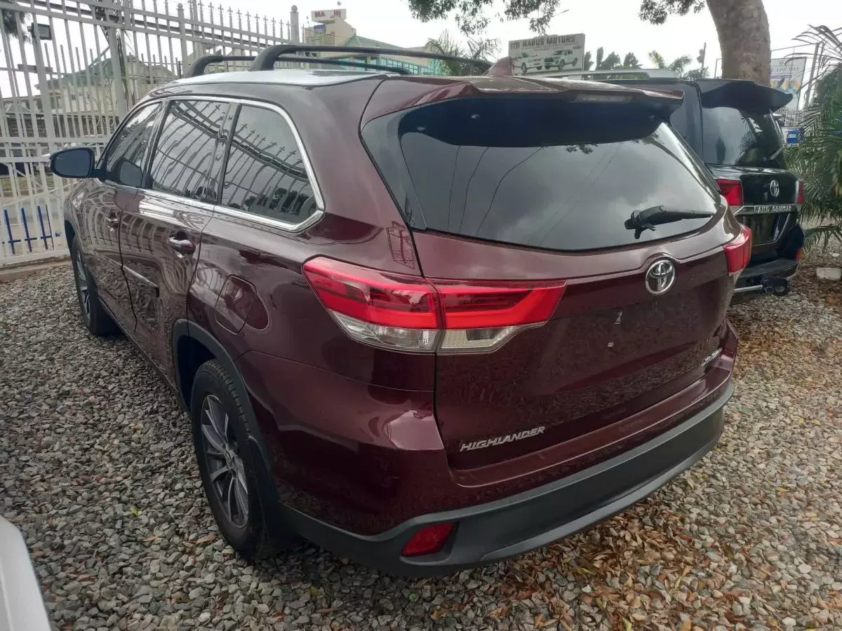 Toyota Highlander   - 2019