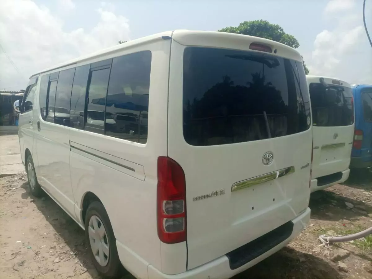 Toyota Hiace   - 2007