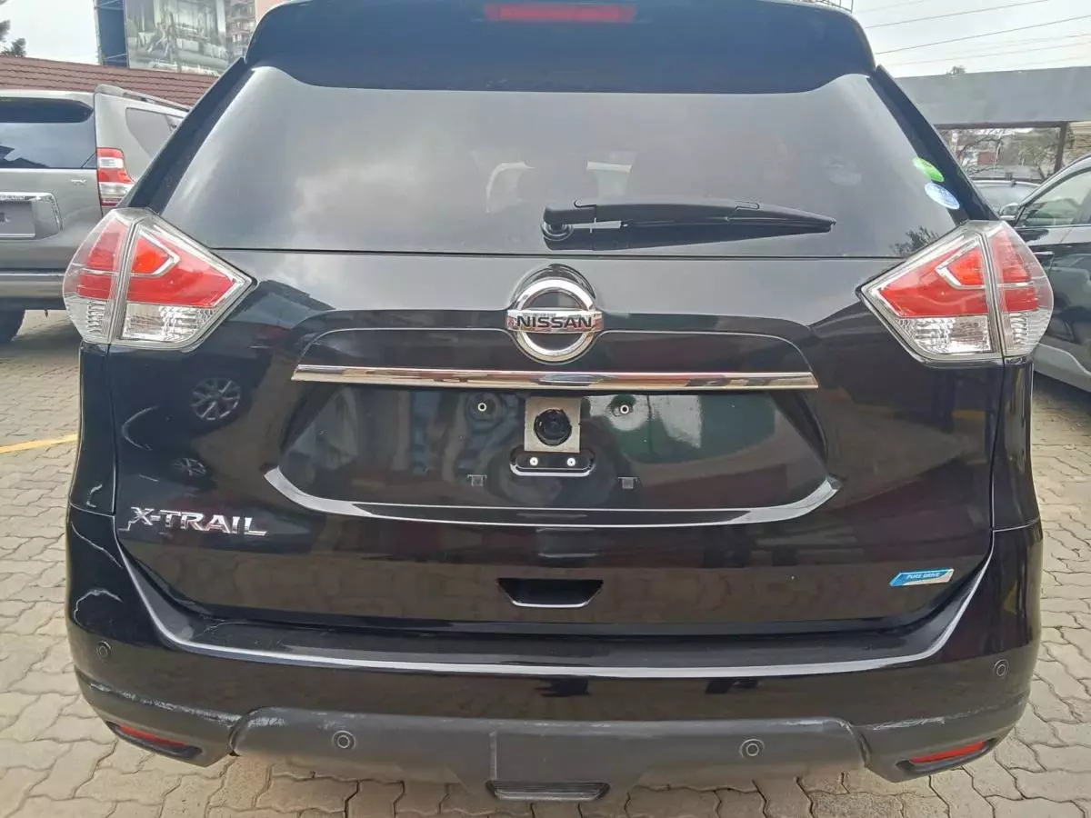 Nissan X-TRAIL   - 2016