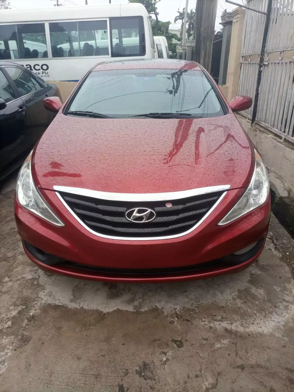 Hyundai Sonata   - 2012