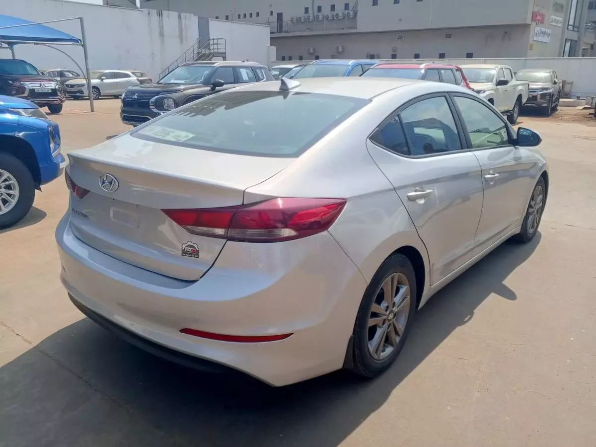 Hyundai Elantra   - 2018