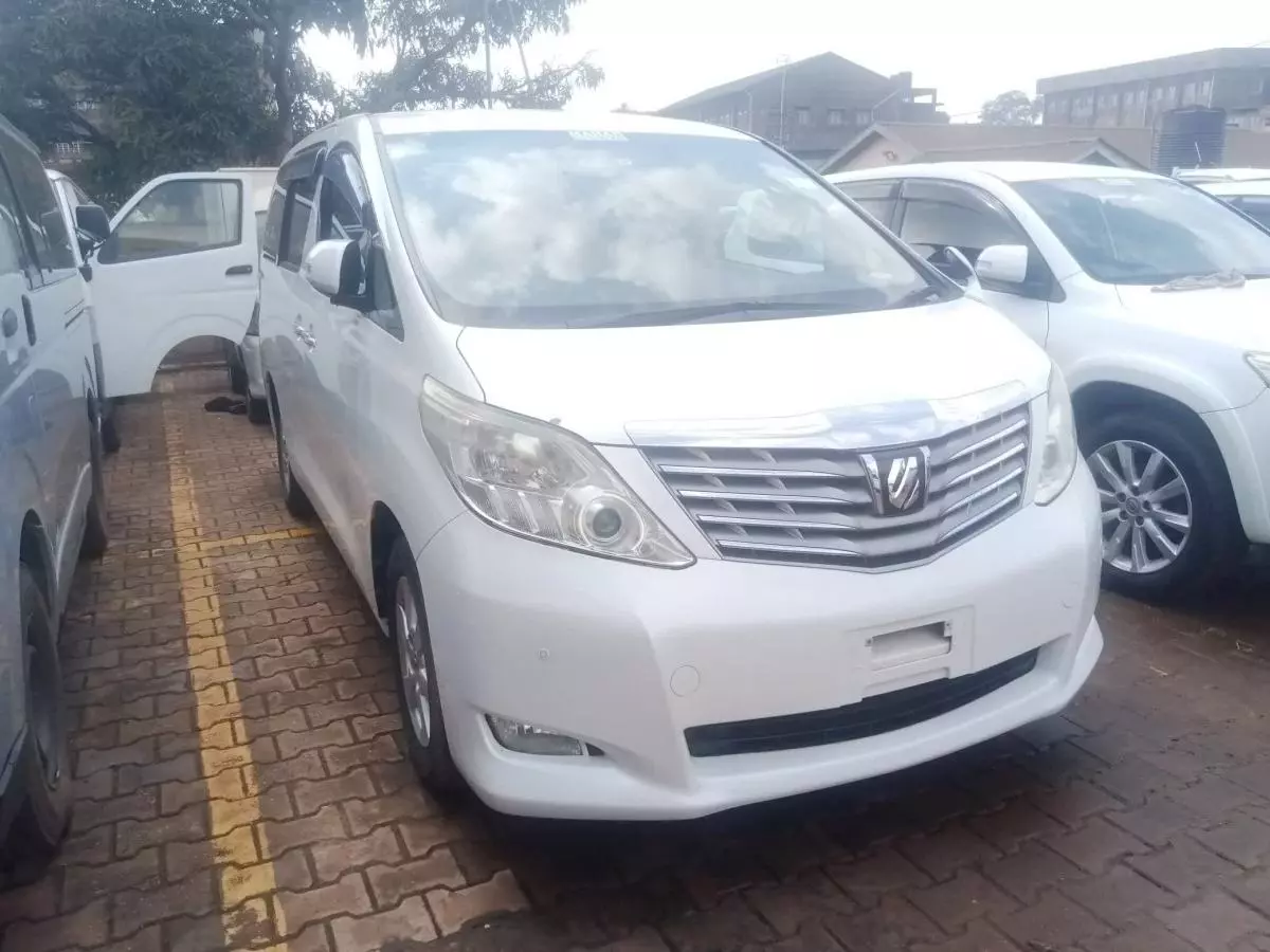 Toyota Alphard   - 2010