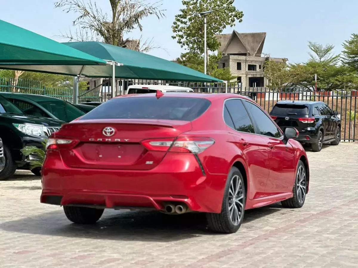 Toyota Camry   - 2019