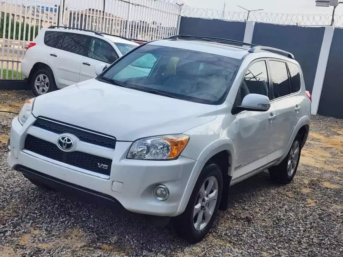 Toyota RAV 4   - 2012