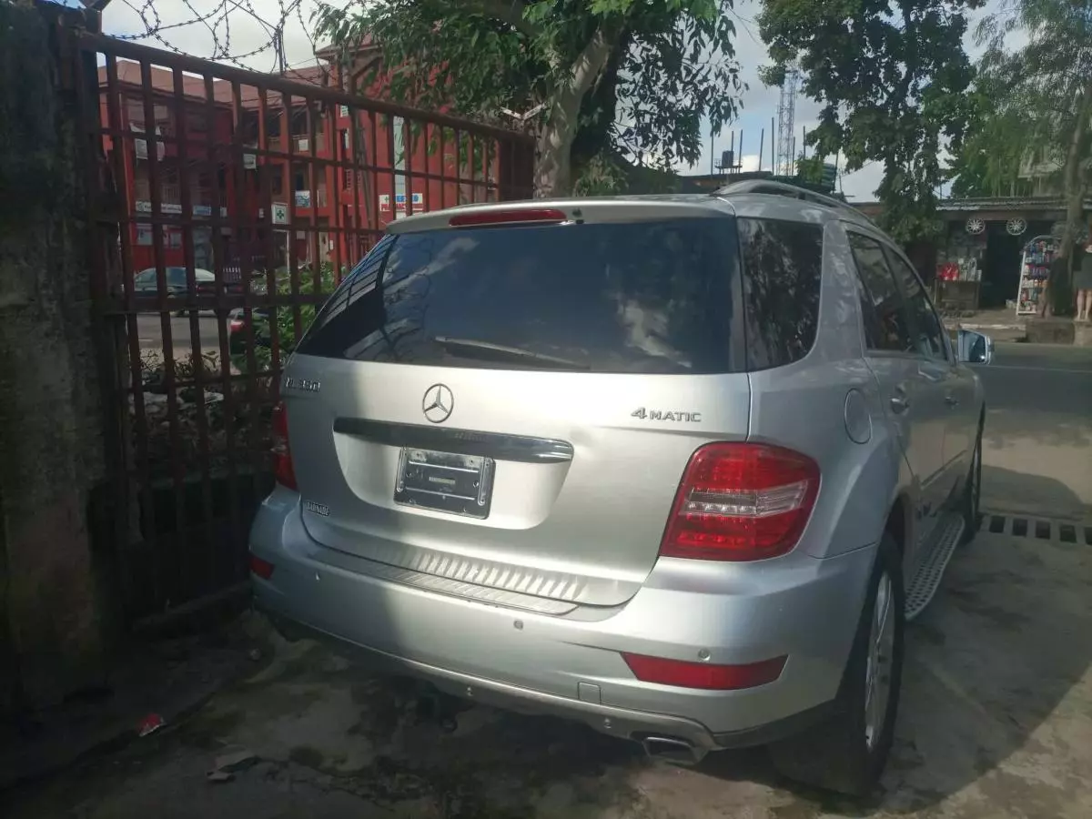 Mercedes-Benz ML 350   - 2011