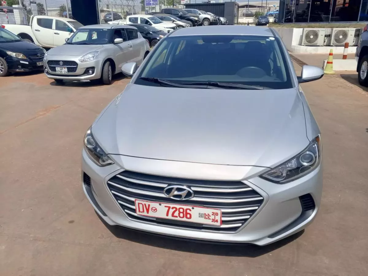 Hyundai Elantra   - 2018