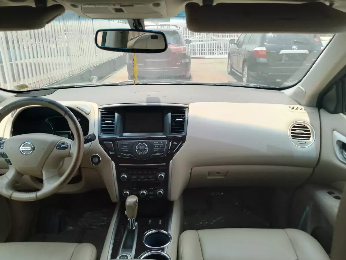 Nissan Pathfinder   - 2015
