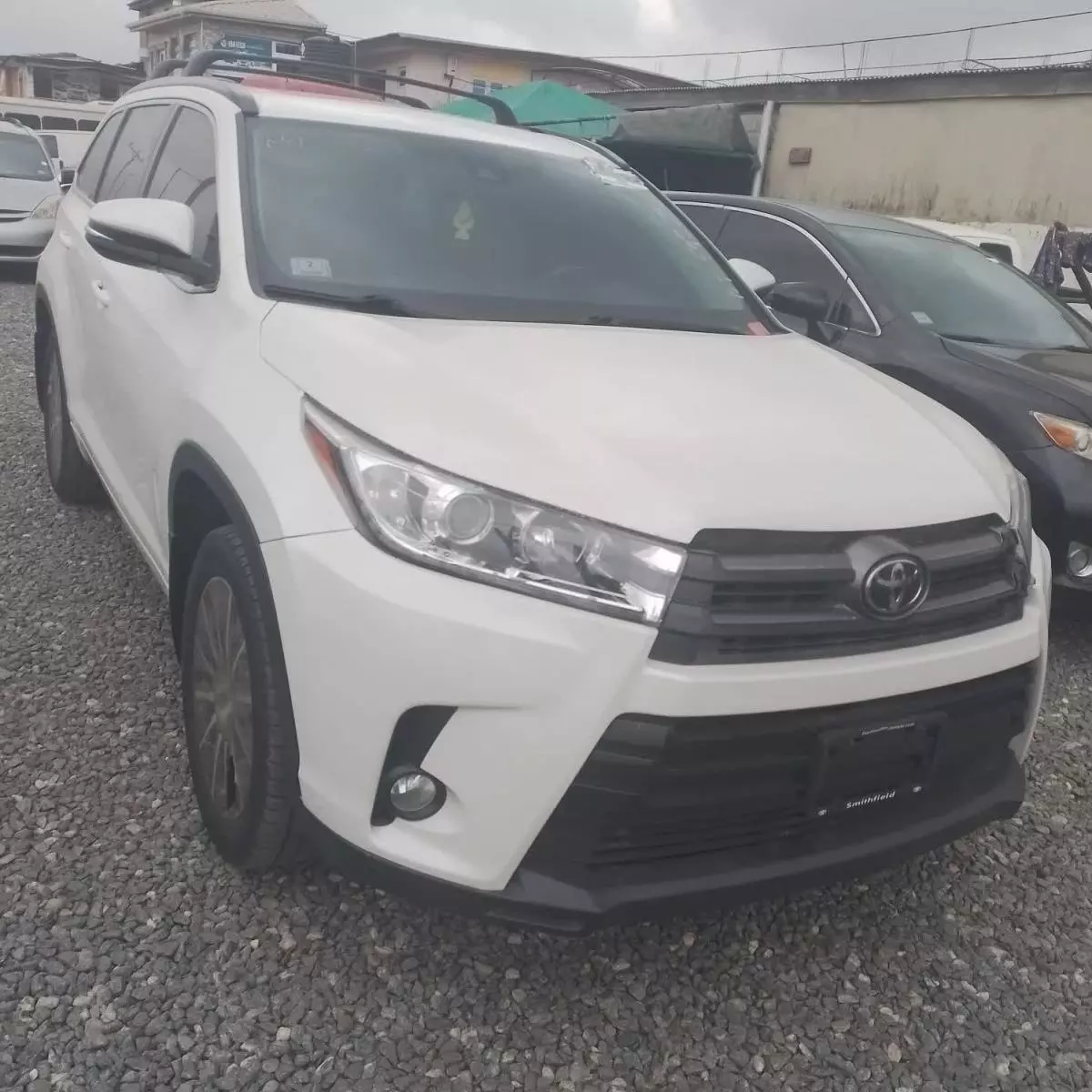 Toyota Highlander   - 2017