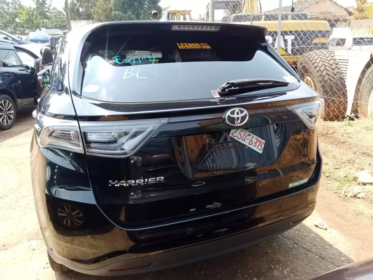 Toyota Harrier   - 2015