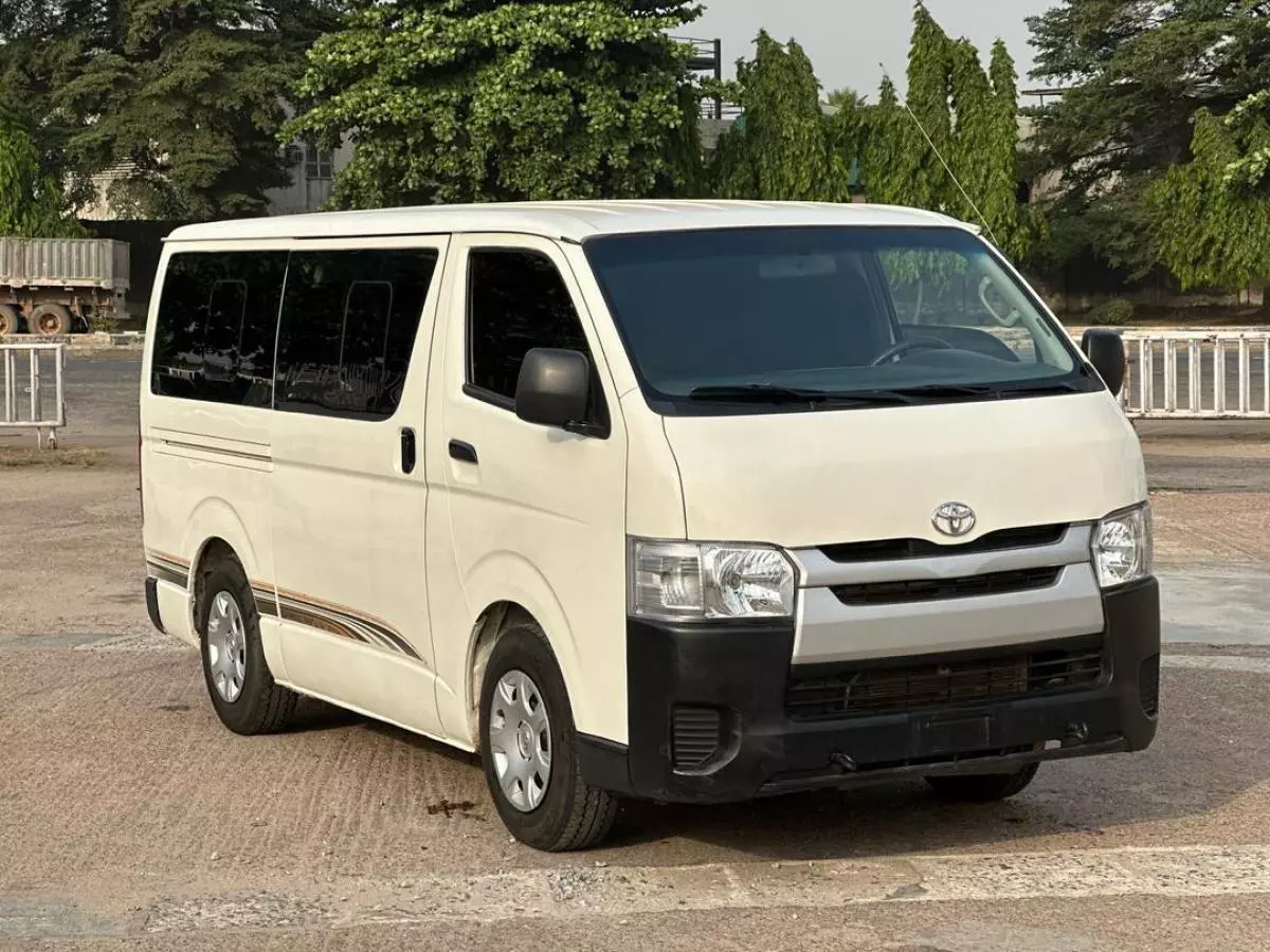 Toyota Hiace   - 2013