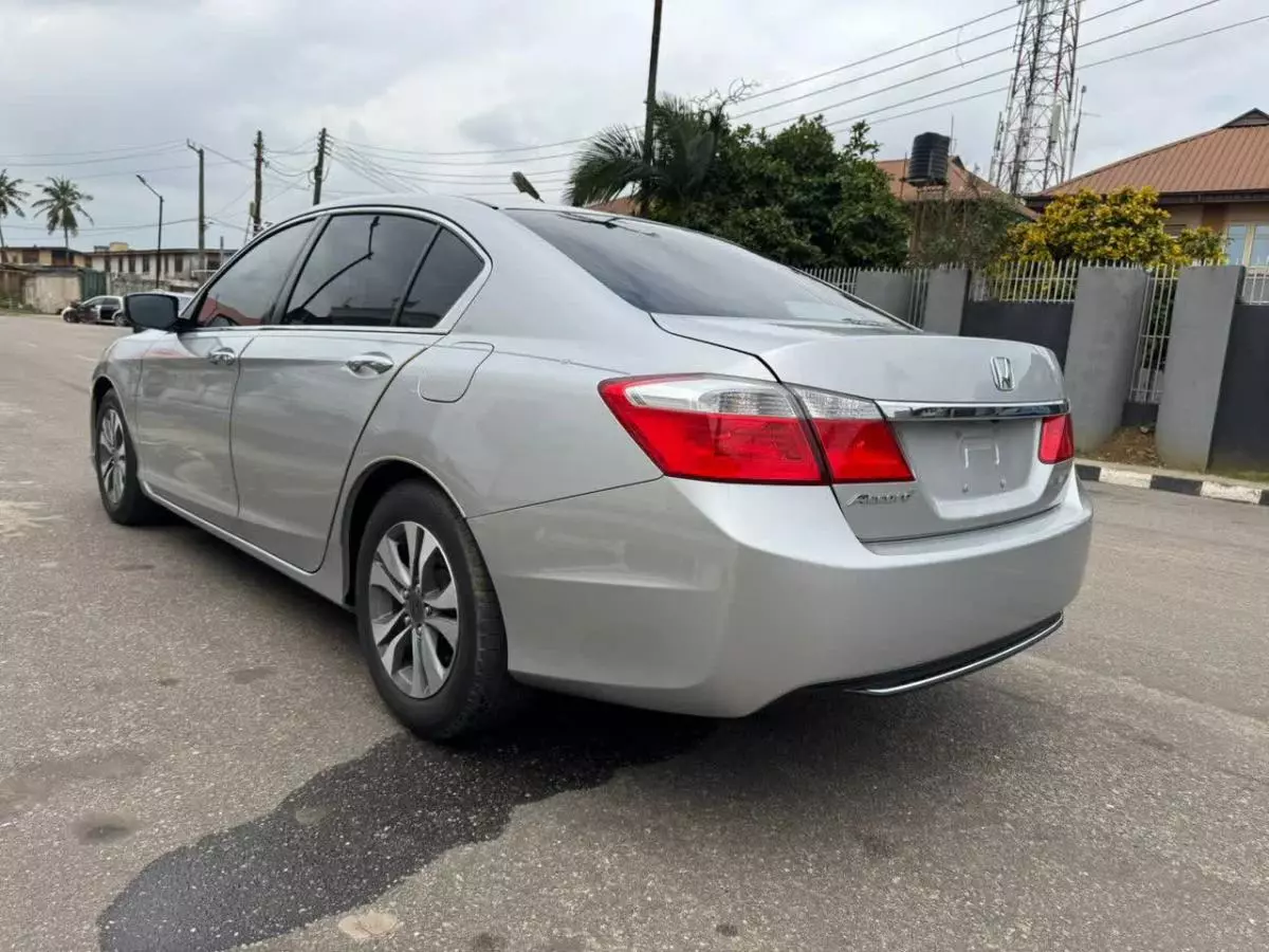 Honda Accord   - 2013