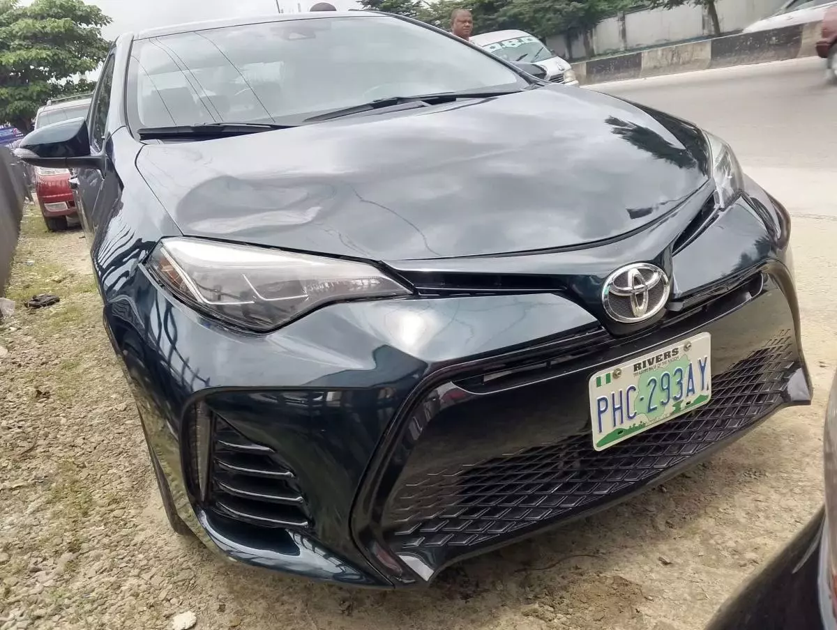 Toyota Corolla   - 2015